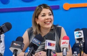 Reta PAN dirigente de Morena a mostrar su visa tras presunto retiro por autoridades de EU