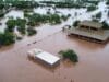 Huracán Polo toca tierra en Guaymas y deja el centro del puerto bajo el agua